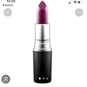 Mac lipstick INSTIGATOR
